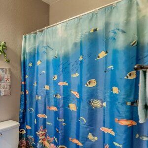 Shower curtain and Toothbrush holder Tropical fish. Polyester.